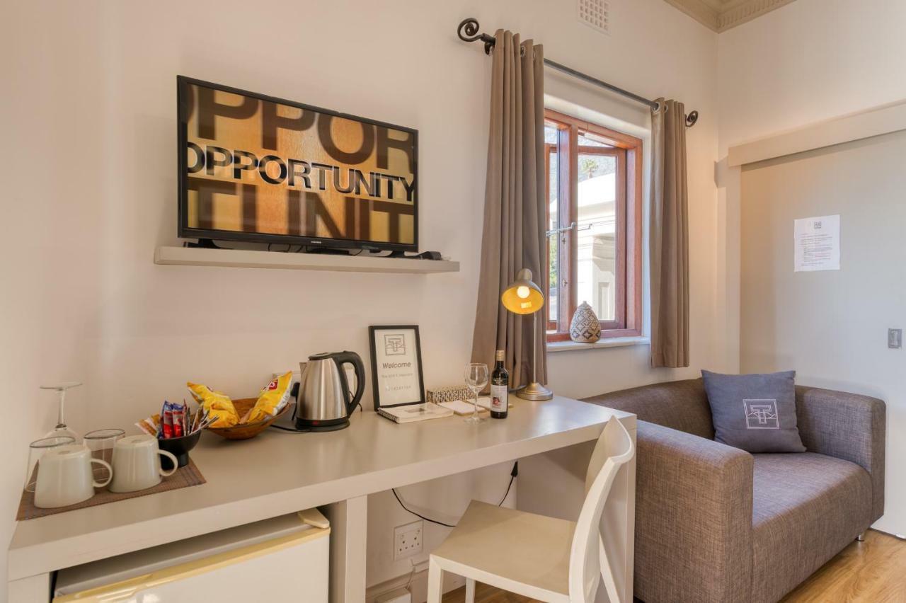 Chambre Double Confort - Vue sur Ville