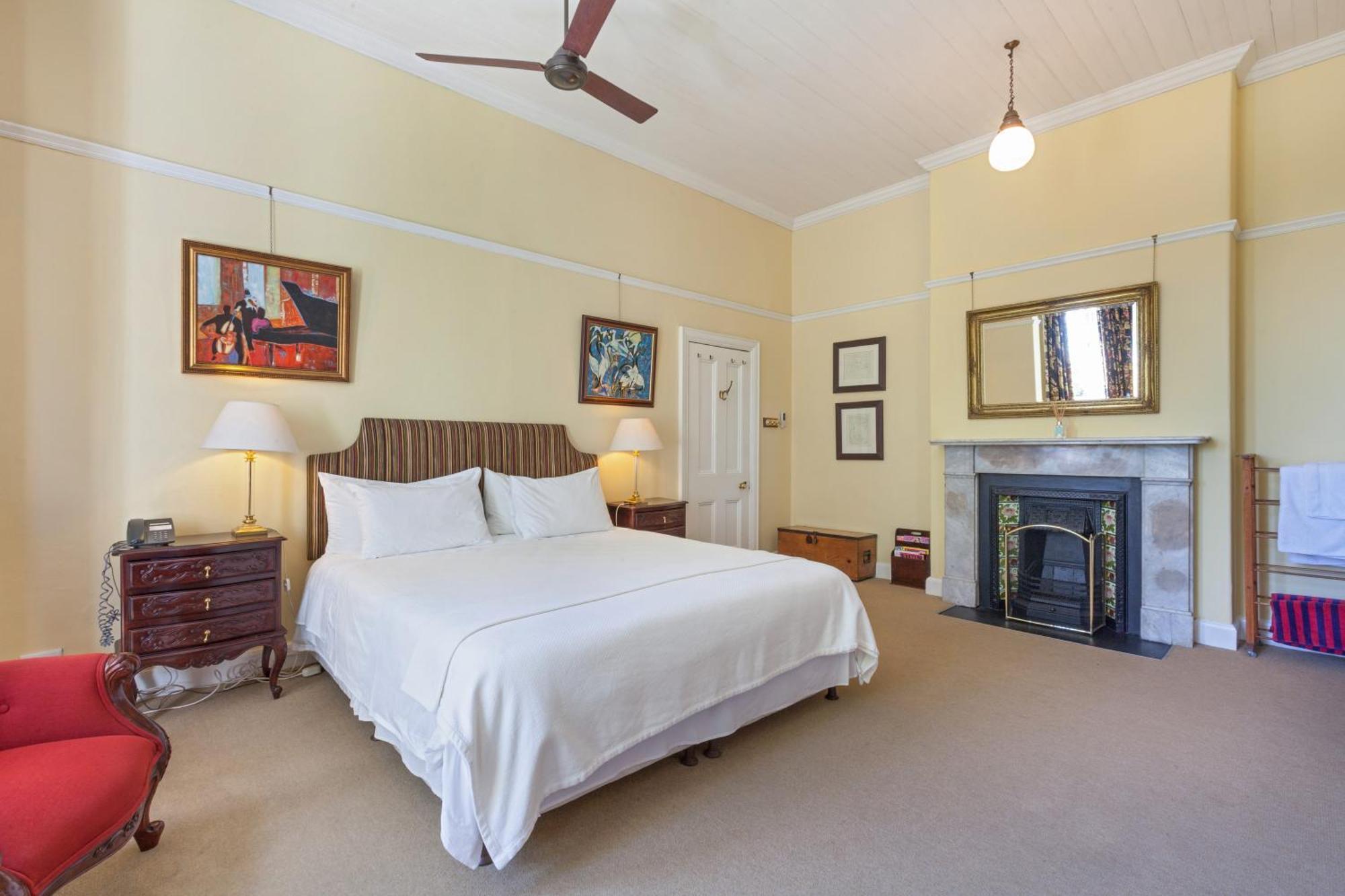 Deluxe King Room
